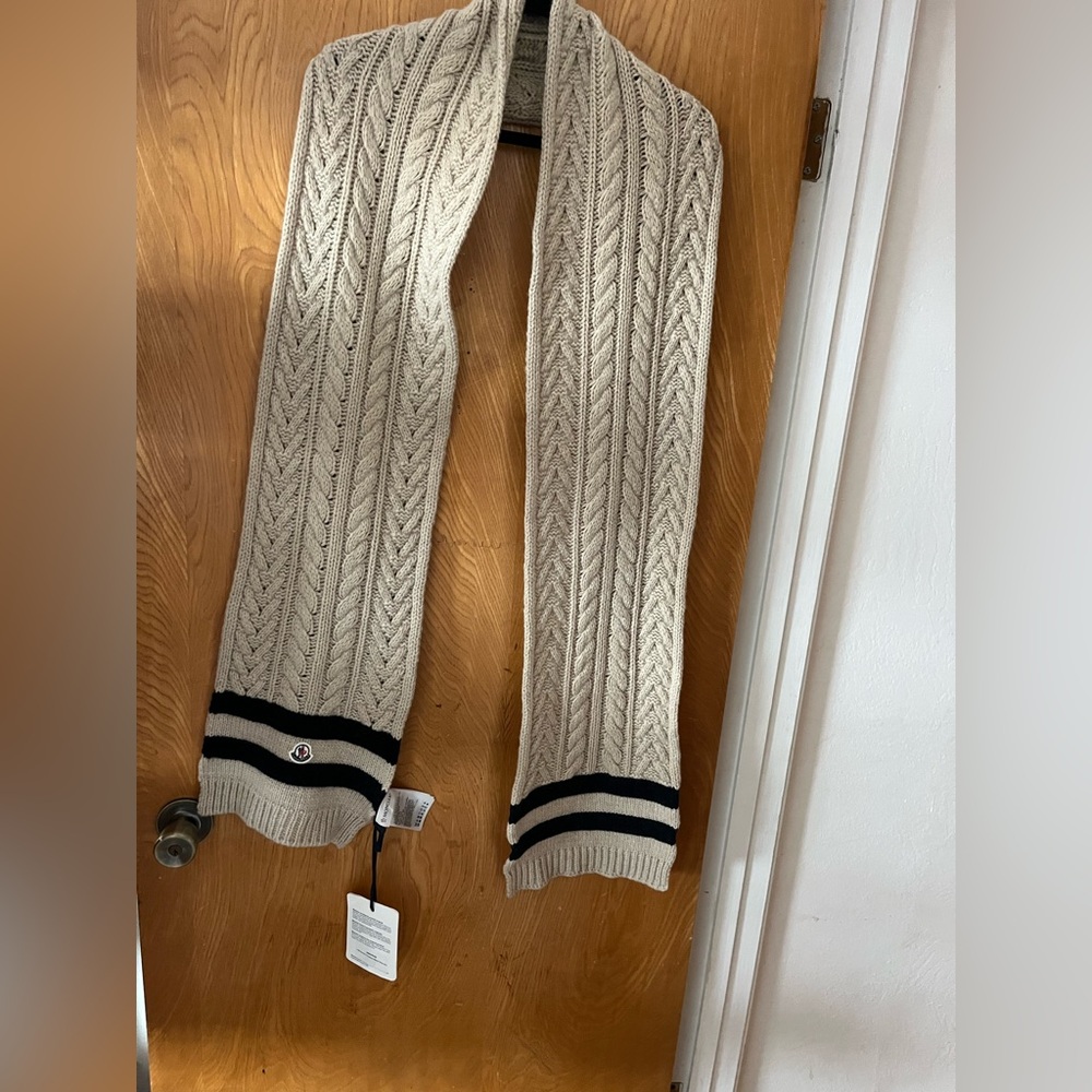 Moncler Scairpa Tricot Tan and Black Cable Knit cashmere blend Scarf - Picture 3 of 14